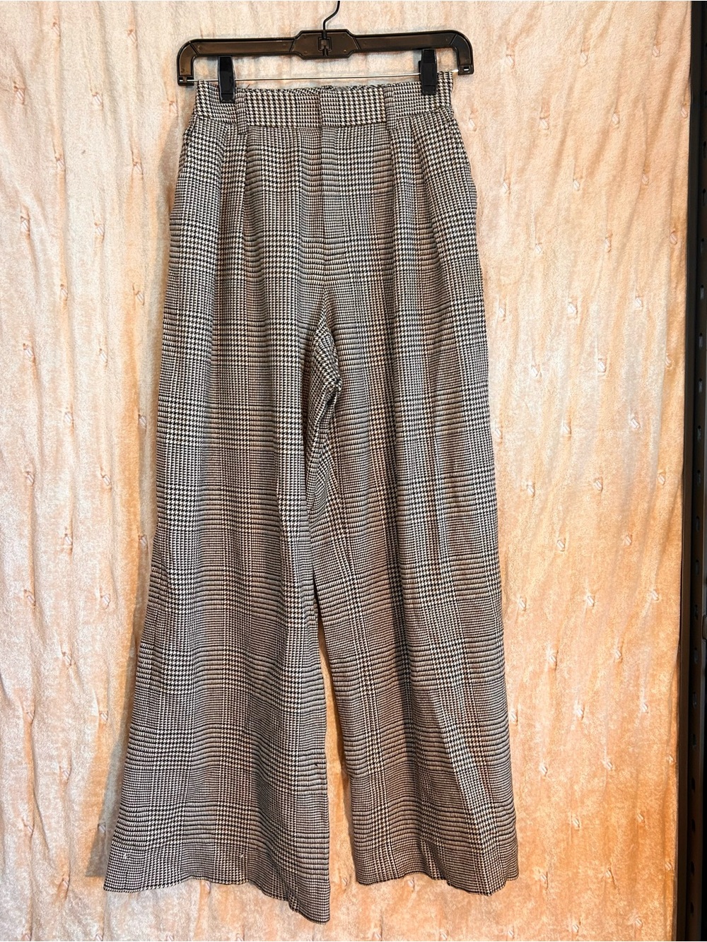 Alice and Olivia brown plaid trousers